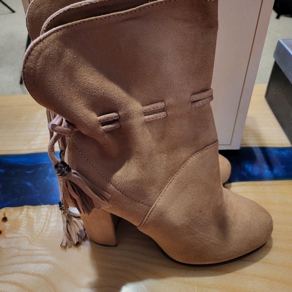 NIB Vices Heeled Booties